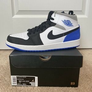 Air Jordan 1 Mid SE Royal Black Toe - Size 11.5